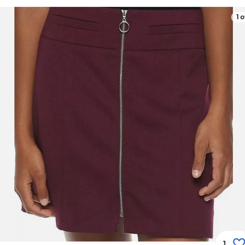 Candie”s‎ burgundy skirt